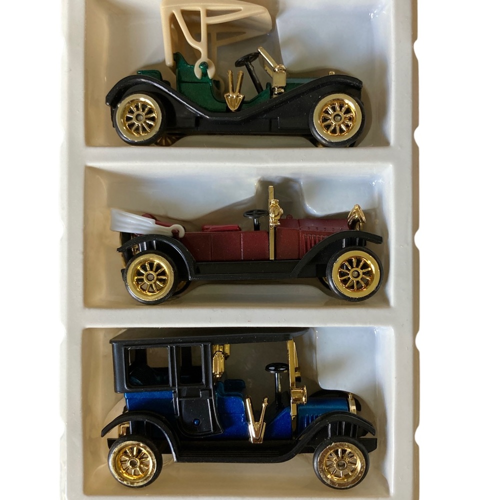 Model T Classic Miniature Cars 3 Piece Set High Speed NIB Collectable Car Lover